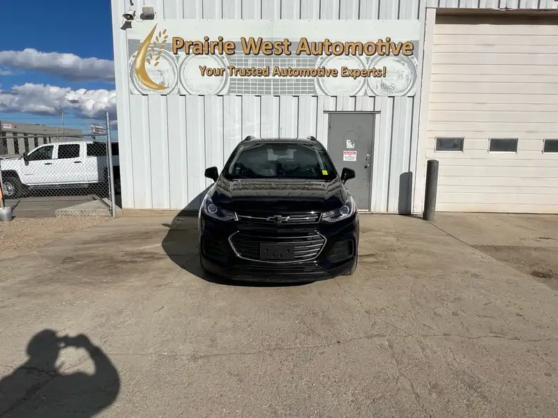 2021 Chevrolet Trax LT | Command Start | Reverse Camera, černá, 114 166 km, dovoz Kanada — foto 2 z 12