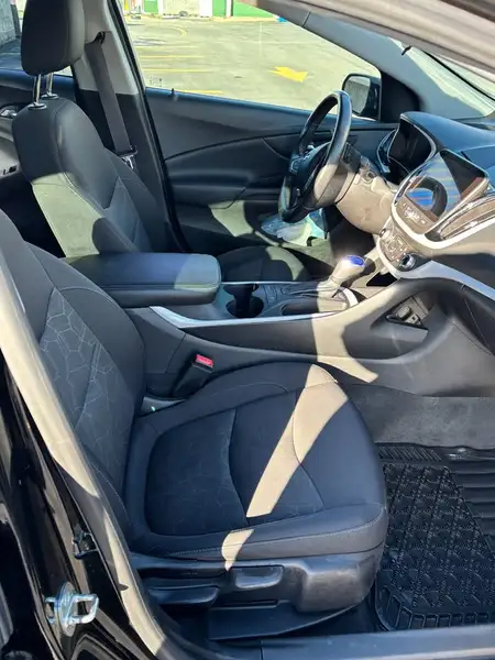 2017 Chevrolet Volt, černá, 163 300 km, dovoz Kanada — foto 4 z 8