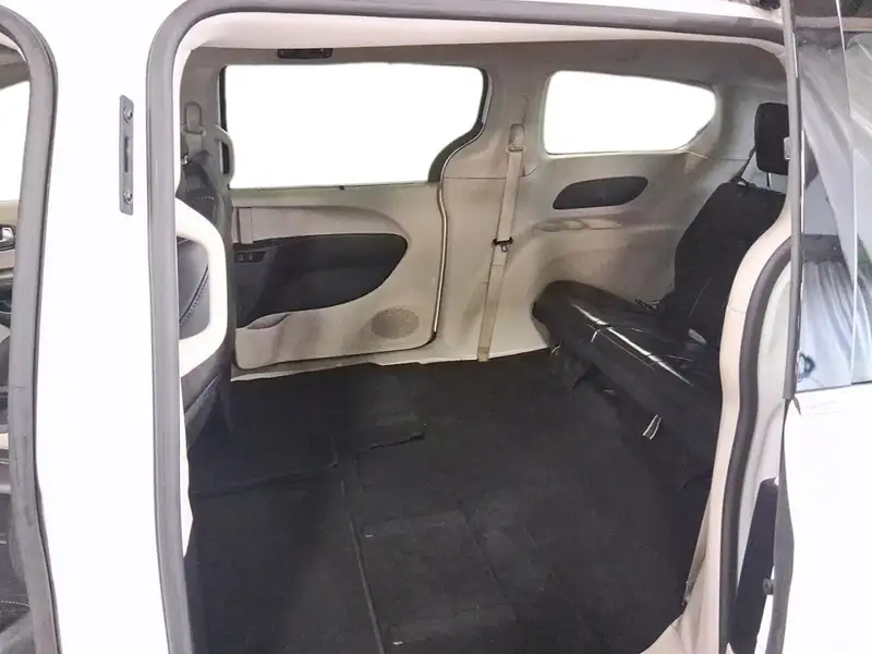 2024 Chrysler Pacifica TOURING L 3ROW, bílá, 98 050 km, dovoz Kanada — foto 9 z 12