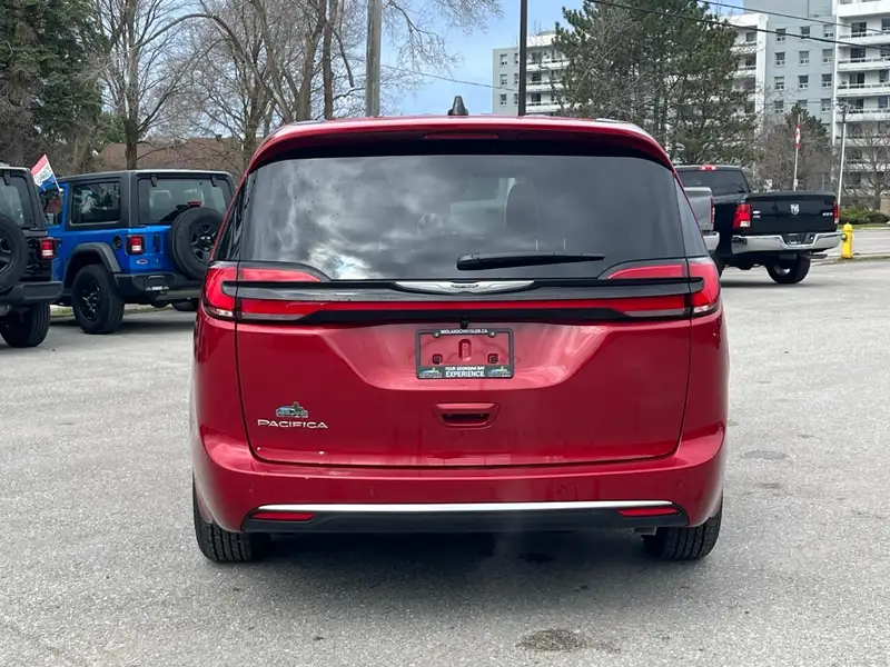 2026 Chrysler Pacifica Select, červená, 10 km, dovoz Kanada — foto 3 z 12