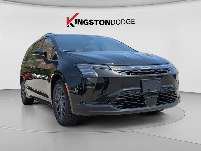 2027 Chrysler Pacifica Select, černá, 5 km, dovoz Kanada — foto 7 z 12