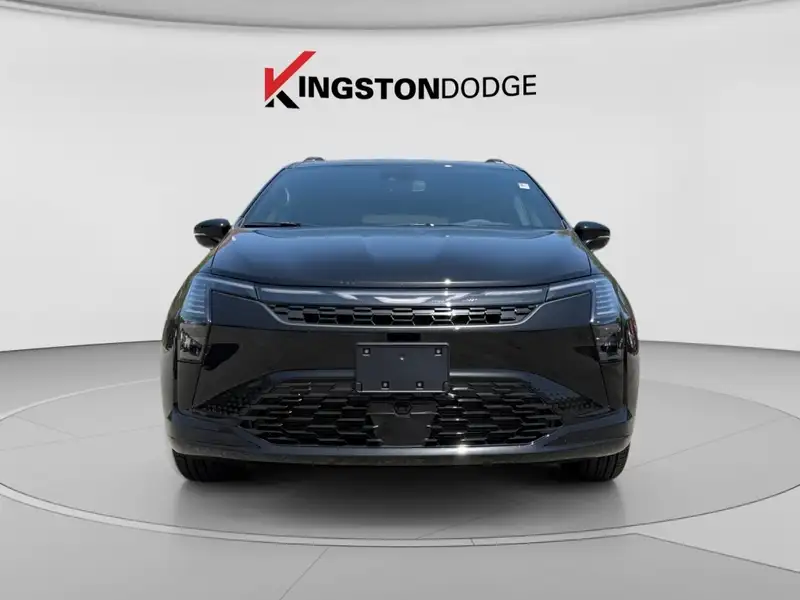 2027 Chrysler Pacifica Select, černá, 5 km, dovoz Kanada — foto 8 z 12