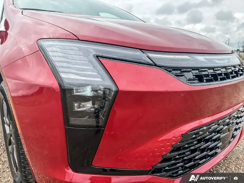 2027 Chrysler Pacifica Select, červená, 15 km, dovoz Kanada — foto 10 z 12