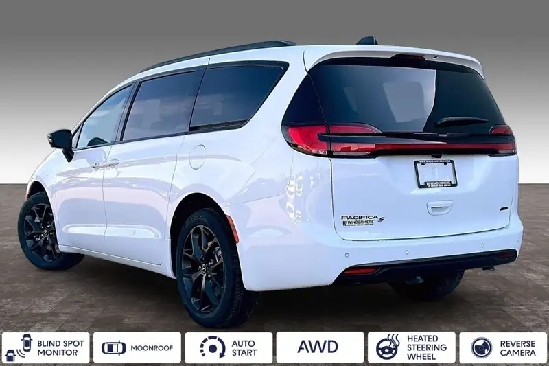 2026 Chrysler Pacifica Select, bílá, 0 km, dovoz Kanada — foto 4 z 12