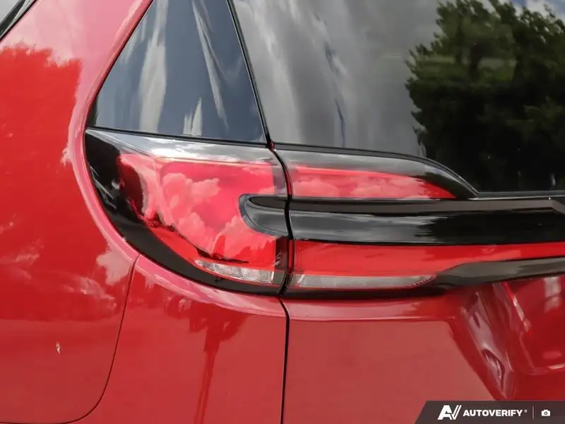 2027 Chrysler Pacifica Select, červená, dovoz Kanada — foto 11 z 12