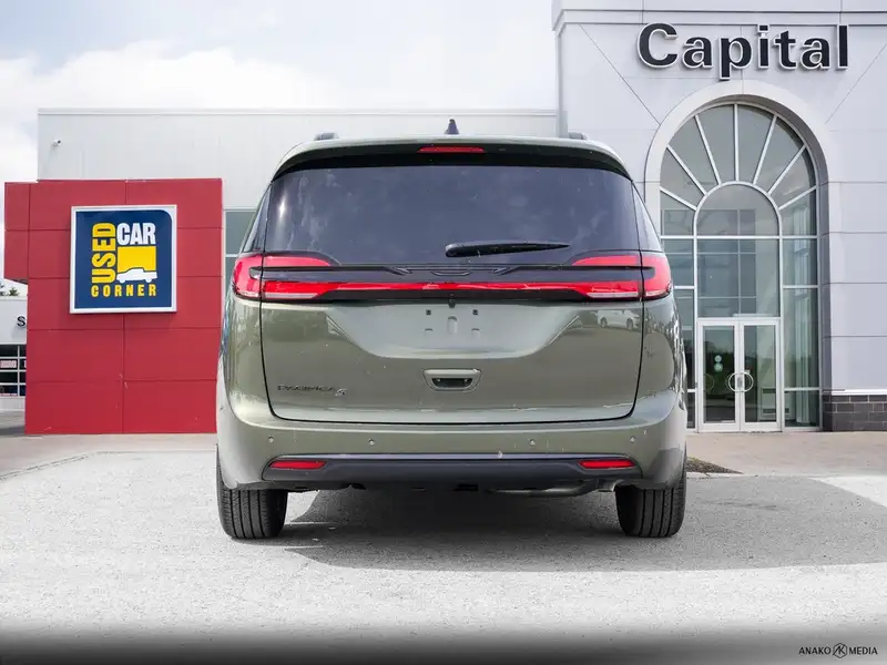 2027 Chrysler Pacifica SELECT, šedá, 50 km, dovoz Kanada — foto 4 z 12