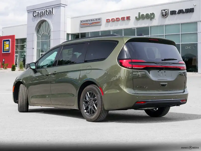 2027 Chrysler Pacifica SELECT, šedá, 50 km, dovoz Kanada — foto 5 z 12