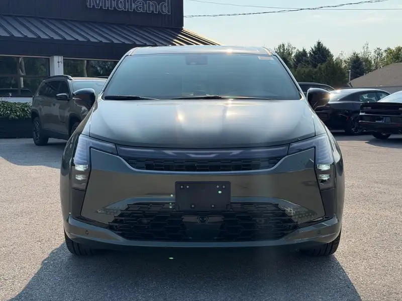 2027 Chrysler Pacifica Select, zelená, 11 km, dovoz Kanada — foto 11 z 12