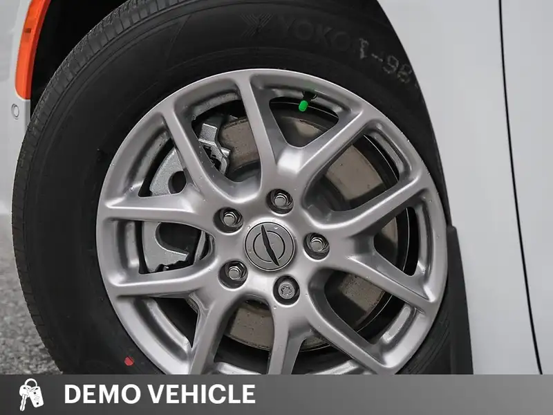 2026 Chrysler Pacifica Select, bílá, 1 012 km, dovoz Kanada — foto 8 z 10