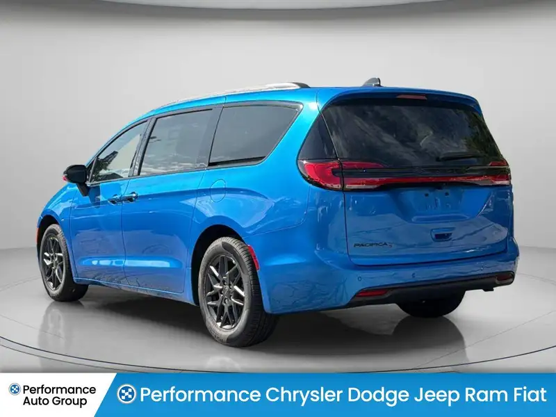 2027 Chrysler Pacifica Select, modrá, dovoz Kanada — foto 7 z 12