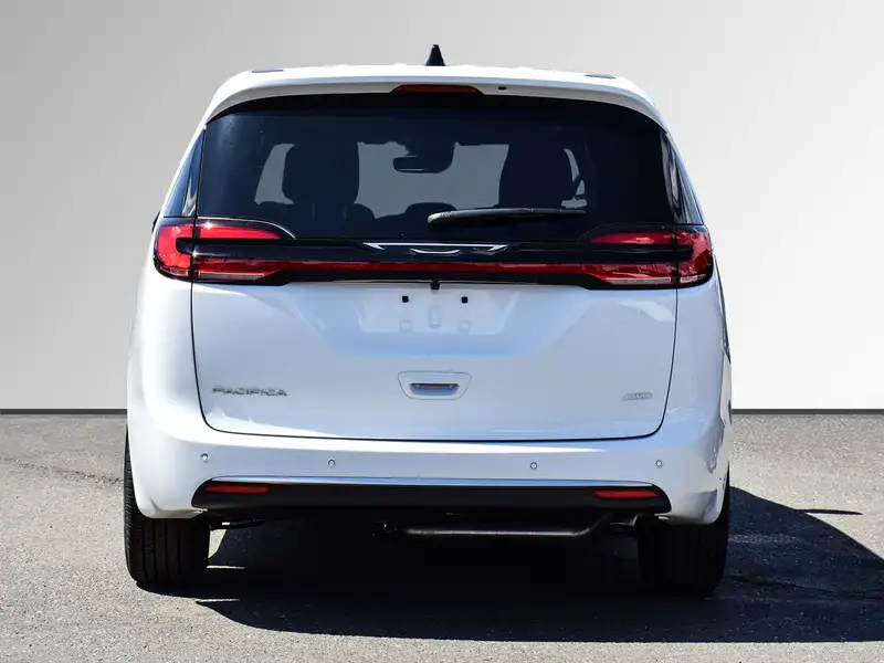 2027 Chrysler Pacifica Select, bílá, 28 km, dovoz Kanada — foto 4 z 12