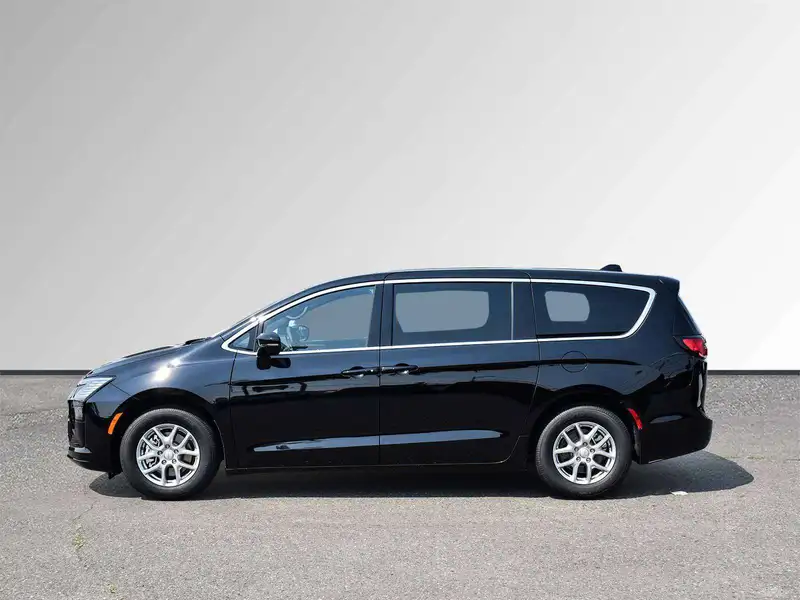 2027 Chrysler Pacifica Select, černá, 28 km, dovoz Kanada — foto 3 z 12