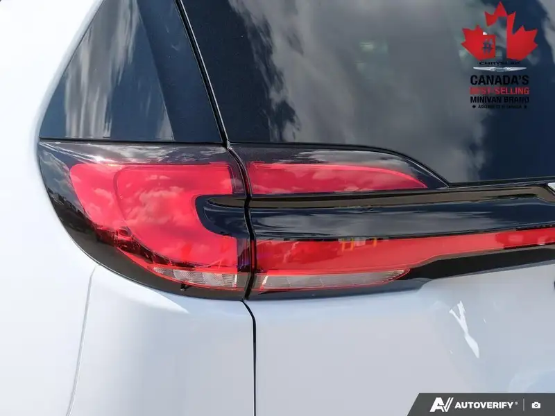 2026 Chrysler Pacifica Select, bílá, 0 km, dovoz Kanada — foto 12 z 12