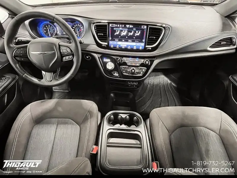 2022 Chrysler Pacifica Touring, černá, 141 027 km, dovoz Kanada — foto 12 z 12