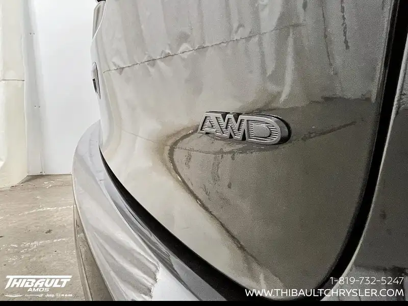 2022 Chrysler Pacifica Touring, černá, 141 027 km, dovoz Kanada — foto 7 z 12