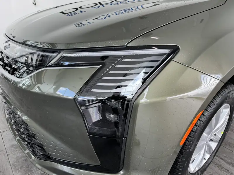 2027 Chrysler Pacifica Select| 10.1IN UCONNECT TOUCHSCREEN | REMOTE START, šedá, 26 km, dovoz Kanada — foto 9 z 12