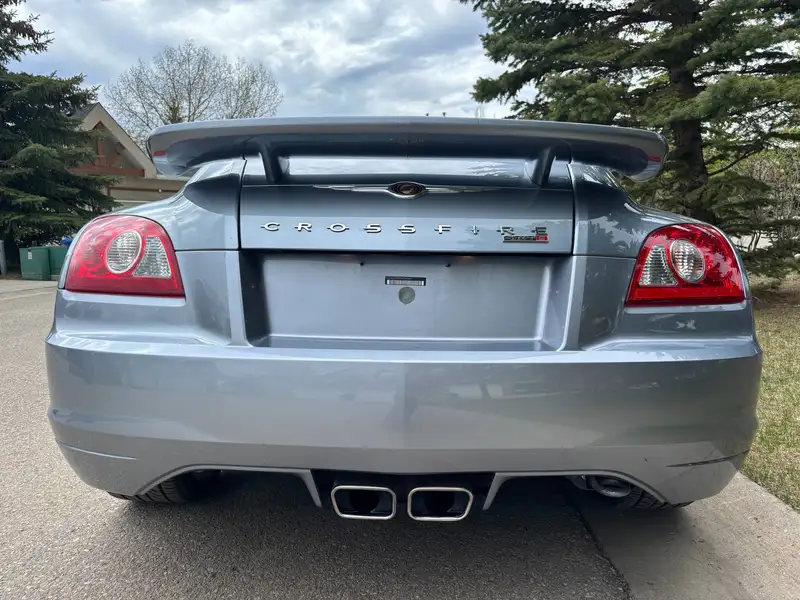2005 Chrysler Crossfire SRT6, stříbrná, 33 000 km, dovoz Kanada — foto 10 z 12