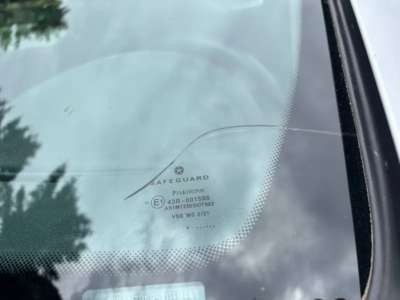 2005 Chrysler Crossfire SRT6, stříbrná, 33 000 km, dovoz Kanada — foto 12 z 12