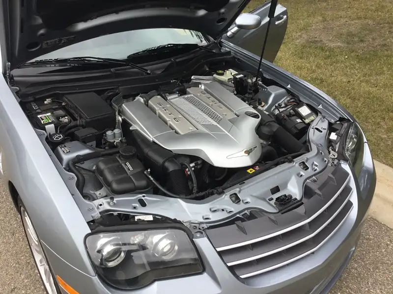 2005 Chrysler Crossfire SRT6, stříbrná, 33 000 km, dovoz Kanada — foto 3 z 12