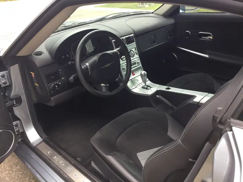 2005 Chrysler Crossfire SRT6, stříbrná, 33 000 km, dovoz Kanada — foto 6 z 12