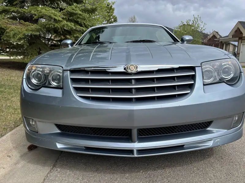 2005 Chrysler Crossfire SRT6, stříbrná, 33 000 km, dovoz Kanada — foto 8 z 12