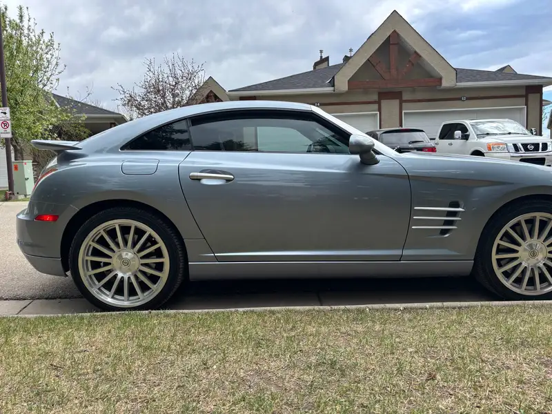 2005 Chrysler Crossfire SRT6, stříbrná, 33 000 km, dovoz Kanada — foto 9 z 12