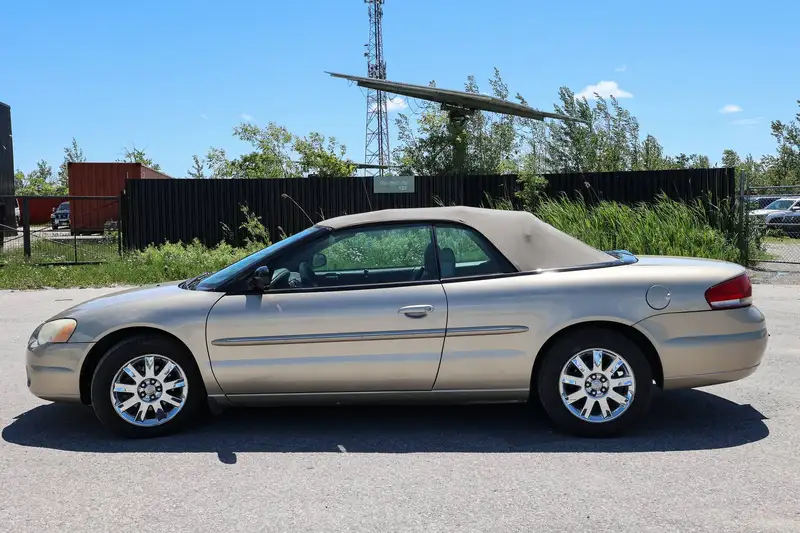2004 Chrysler Sebring Limited, 135 000 km, dovoz Kanada — foto 3 z 12