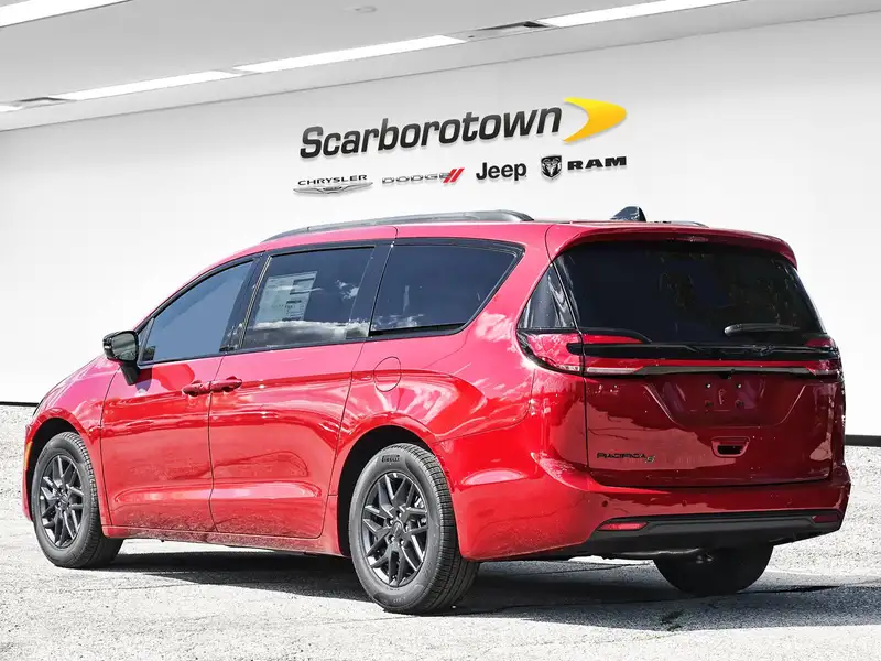 2027 Chrysler Pacifica Select, červená, 10 km, dovoz Kanada — foto 10 z 12