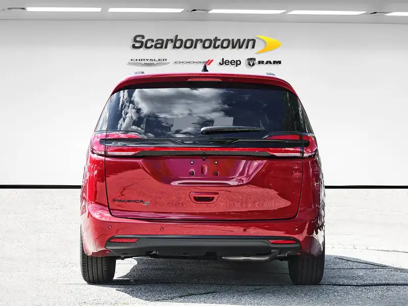 2027 Chrysler Pacifica Select, červená, 10 km, dovoz Kanada — foto 11 z 12