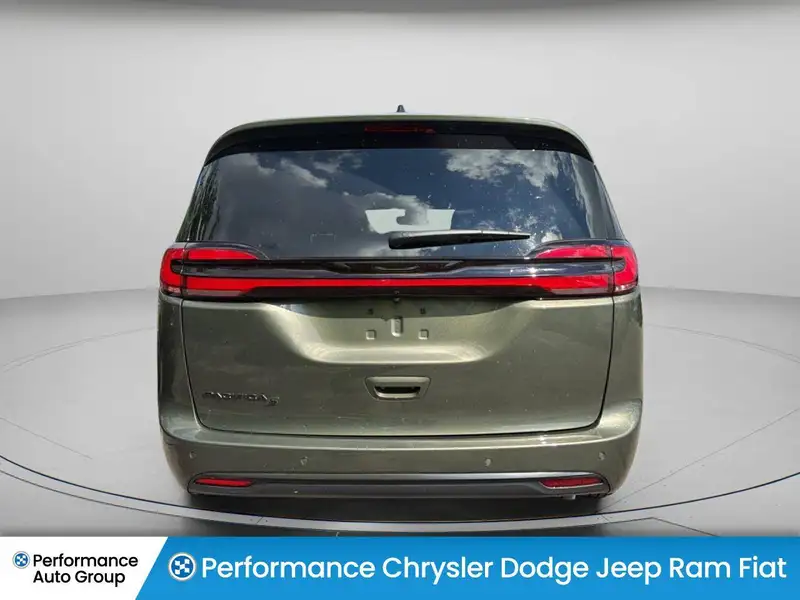 2027 Chrysler Pacifica Select, šedá, dovoz Kanada — foto 6 z 12
