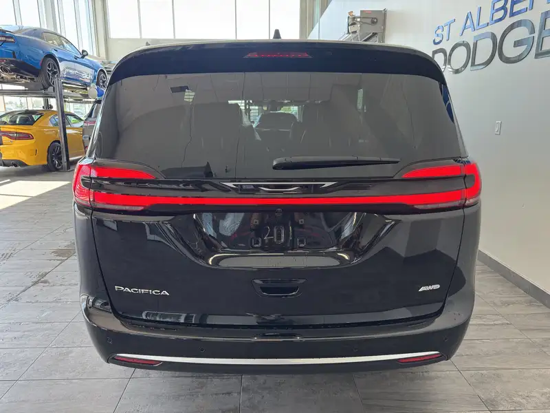 2027 Chrysler Pacifica Select| REMOTE START | REMOTE TRUNK RELEASE |, černá, 17 km, dovoz Kanada — foto 4 z 12