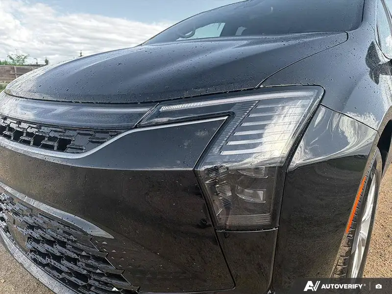 2027 Chrysler Pacifica Select, černá, 18 km, dovoz Kanada — foto 10 z 12