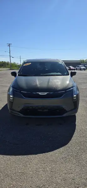 2027 Chrysler Pacifica, šedá, dovoz Kanada — foto 2 z 12