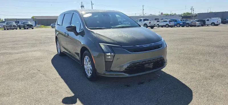 2027 Chrysler Pacifica, šedá, dovoz Kanada — foto 3 z 12