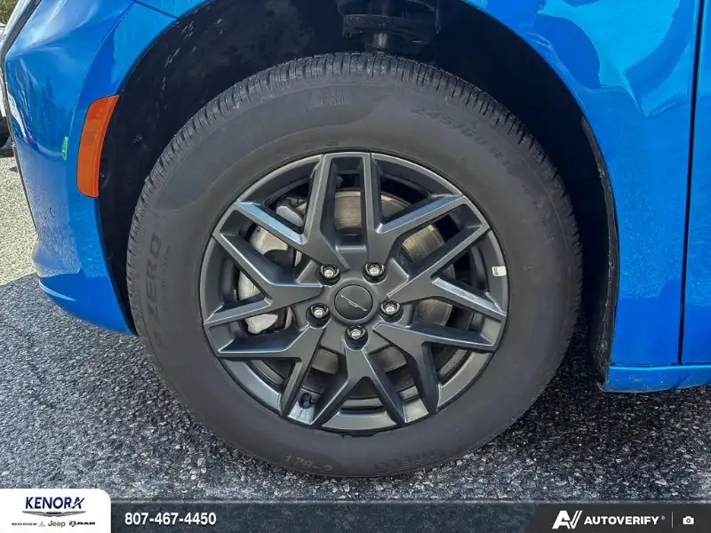 2027 Chrysler Pacifica SELECT, modrá, 5 250 km, dovoz Kanada — foto 6 z 12