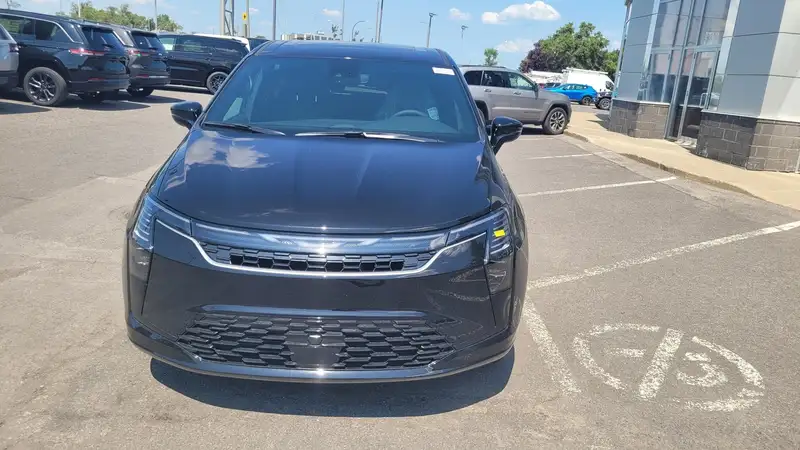 2027 Chrysler Pacifica Select, černá, 15 km, dovoz Kanada — foto 4 z 5