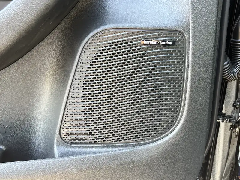 2024 Chrysler Pacifica Select, černá, 10 km, dovoz Kanada — foto 10 z 12