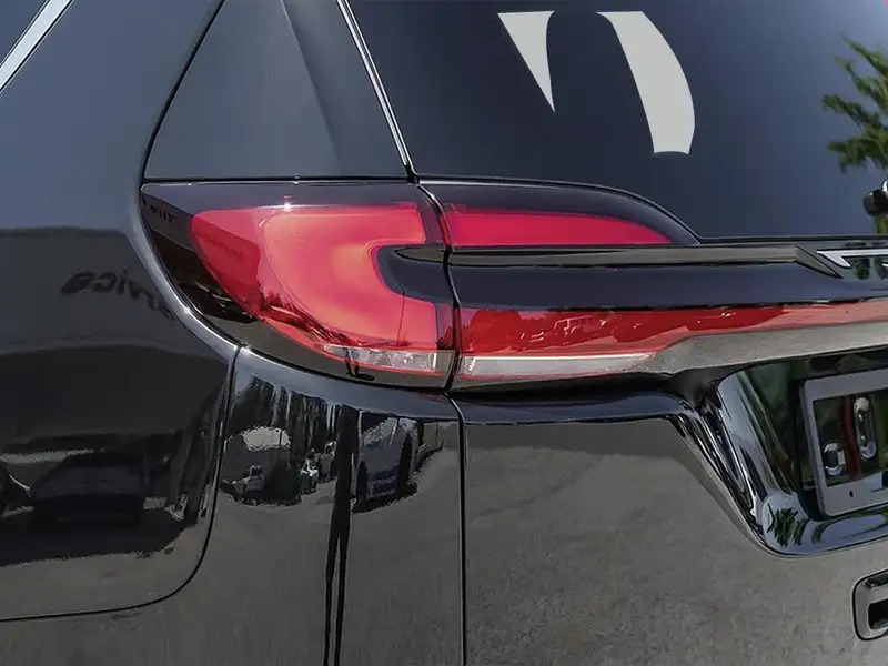 2027 Chrysler Pacifica, černá, dovoz Kanada — foto 11 z 12