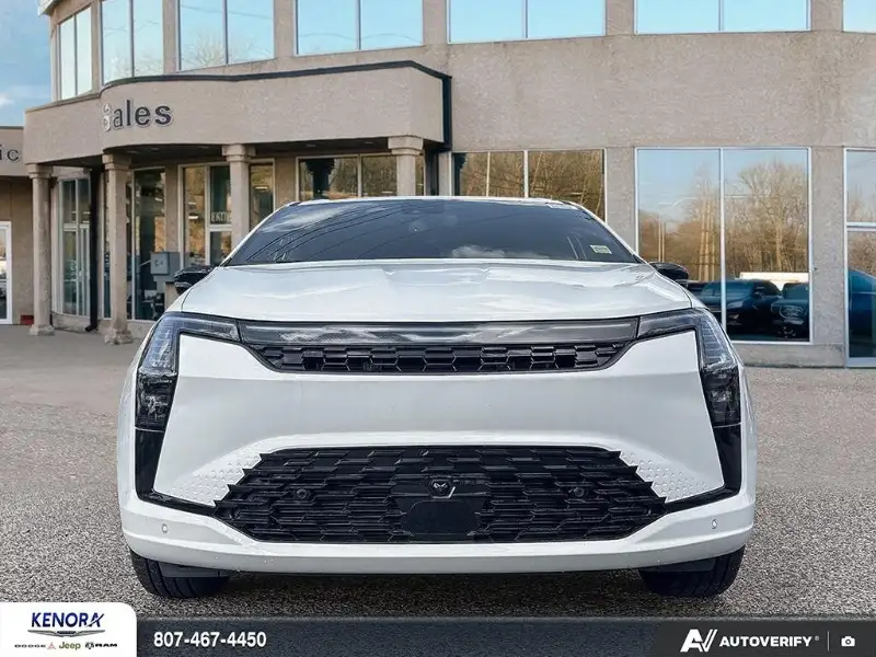 2027 Chrysler Pacifica SELECT, bílá, 21 km, dovoz Kanada — foto 2 z 12
