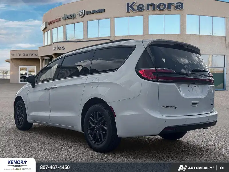 2027 Chrysler Pacifica SELECT, bílá, 21 km, dovoz Kanada — foto 4 z 12