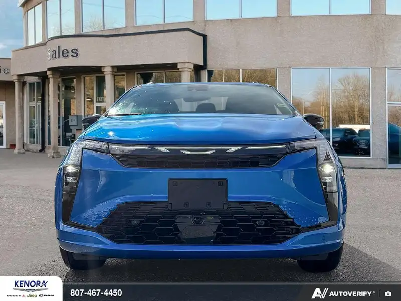 2027 Chrysler Pacifica SELECT, modrá, 0 km, dovoz Kanada — foto 2 z 12