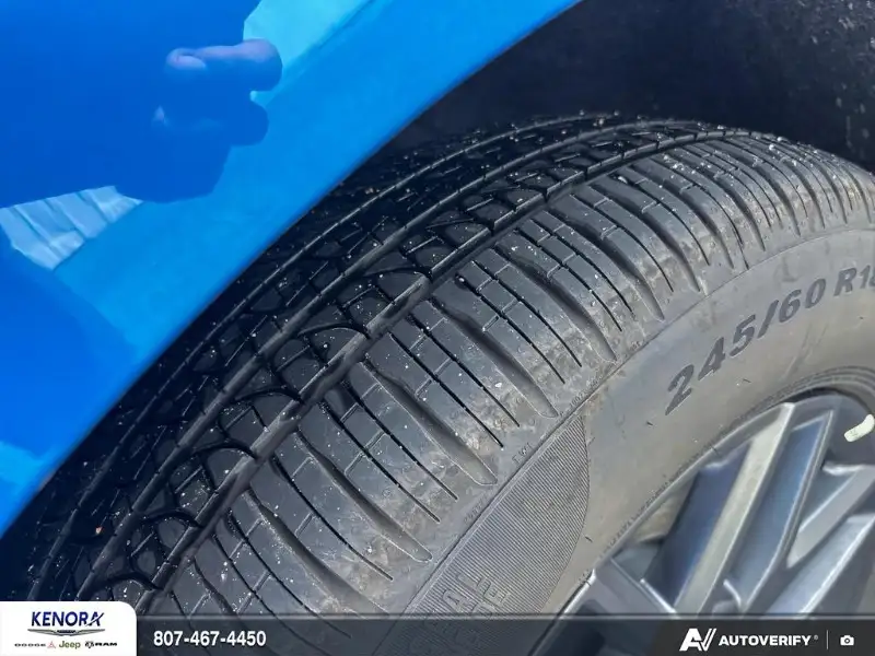 2027 Chrysler Pacifica SELECT, modrá, 0 km, dovoz Kanada — foto 7 z 12