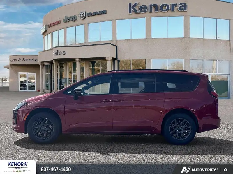 2027 Chrysler Pacifica SELECT, červená, 23 km, dovoz Kanada — foto 3 z 12