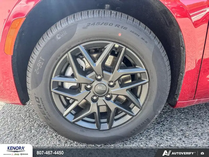 2027 Chrysler Pacifica SELECT, červená, 23 km, dovoz Kanada — foto 6 z 12