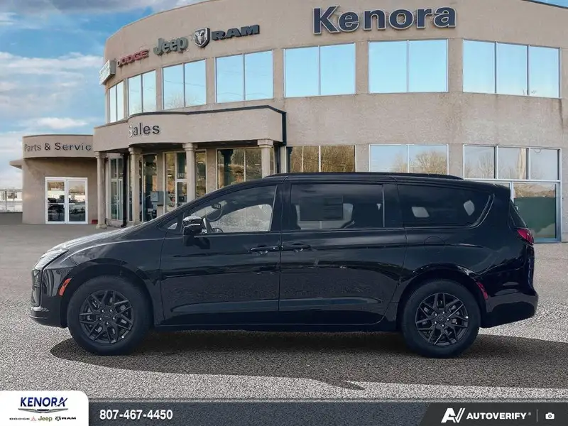 2027 Chrysler Pacifica SELECT, černá, 23 km, dovoz Kanada — foto 3 z 12