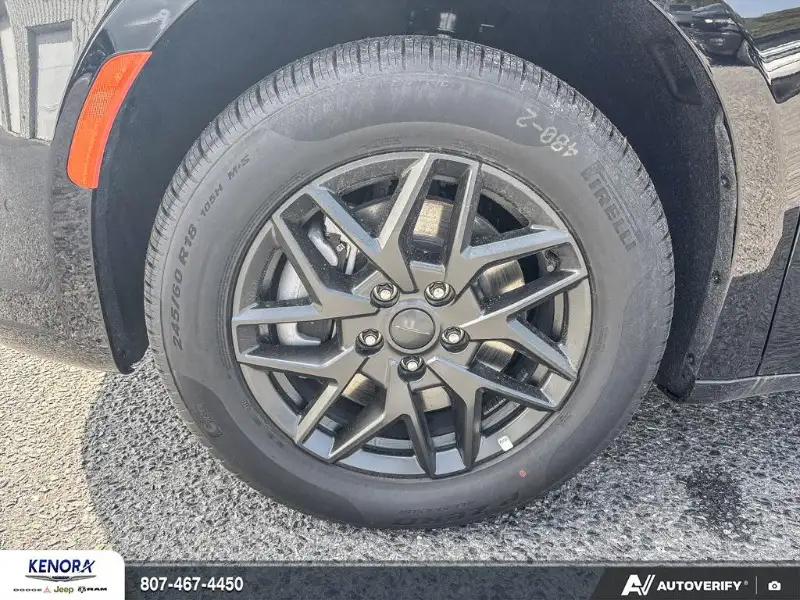 2027 Chrysler Pacifica SELECT, černá, 23 km, dovoz Kanada — foto 6 z 12