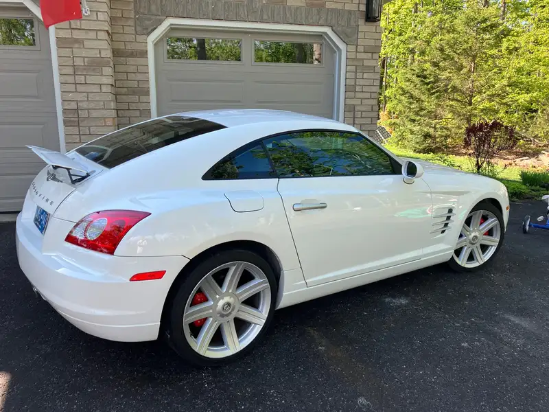 2004 Chrysler Crossfire, bílá, 139 300 km, dovoz Kanada — foto 2 z 9