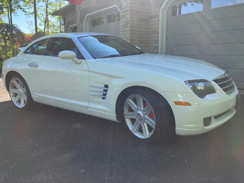 2004 Chrysler Crossfire, bílá, 139 300 km, dovoz Kanada — foto 7 z 9