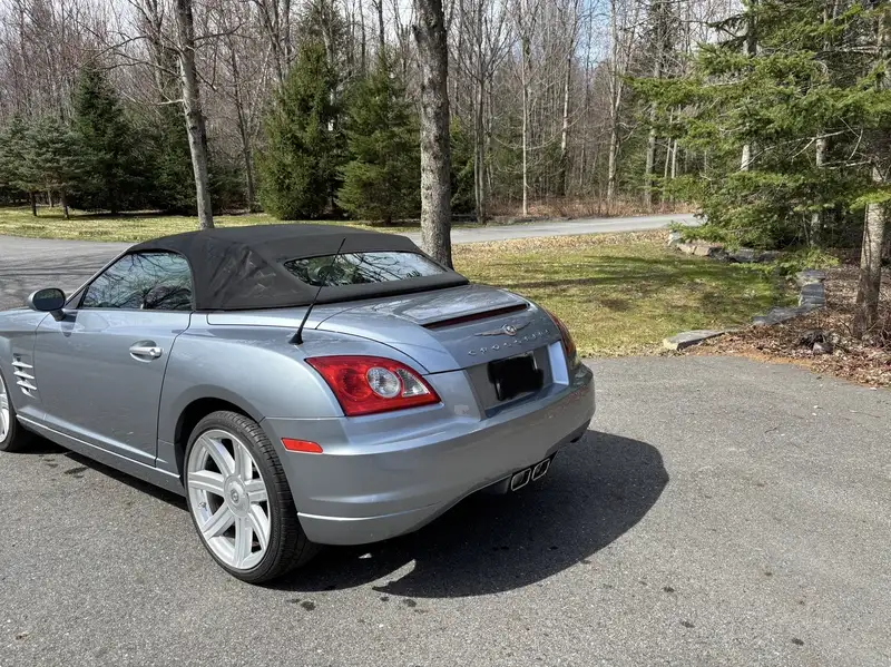 2005 Chrysler Crossfire, stříbrná, 119 244 km, dovoz Kanada — foto 4 z 11
