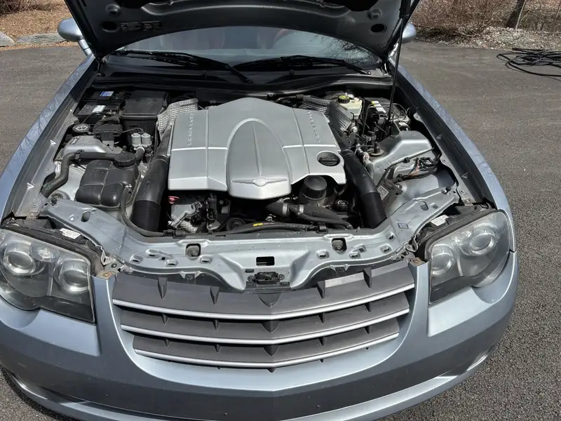 2005 Chrysler Crossfire, stříbrná, 119 244 km, dovoz Kanada — foto 5 z 11